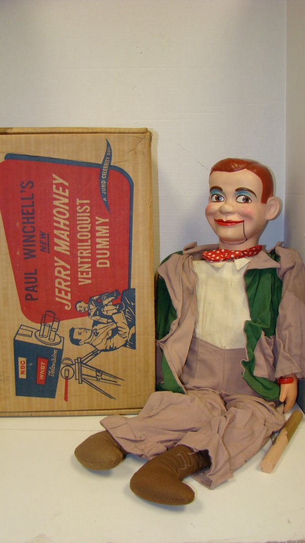 VTG JERRY MAHONEY VENTRILOQUIST DOLL: VINTAGE PAUL WINCHELL'S JERRY MAHONEY VENTRILOQUIST DUMMY - A JURO CELEBRITY DOLL - ORIGINAL BOX - BOX IN POOR CONDITION - NEEDS RE-STRINGING - HEAD NOT ATTACHED (CHIPPED HOLE AT BASE) - FACE LOOKS GR