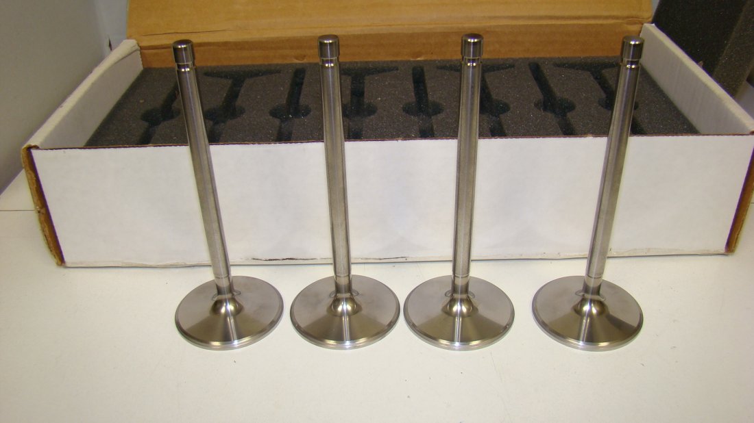 4 CELDYNE TITANIUM RACING VALVES-ORIGINAL BOX: 4 CELDYNE TECHNOLOGIES TITANIUM RACING VALVES - ORIGINAL BOX - BOX HOLDS 8 BUT ONLY 4 ARE INCLUDED - NUMBER ON BOX ISXIV2150-5540-3412 - CAME OUT OF KNOWN NASCAR RACING PARTS SHOP OUT OF LOCAL NORTHER