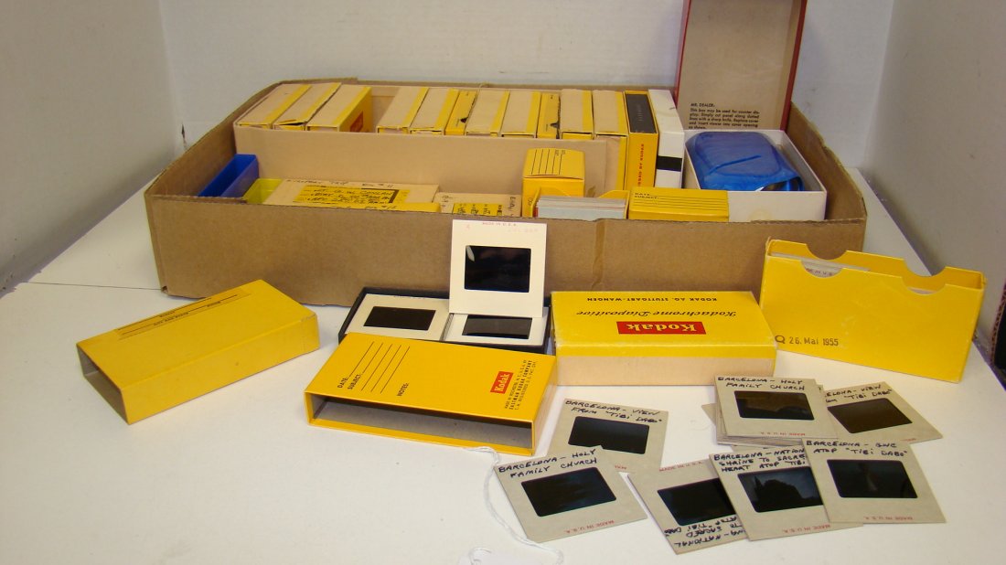VARIOUS VINTAGE BOXES OF SLIDES & ADMIRA VIEWER (1 of 4)