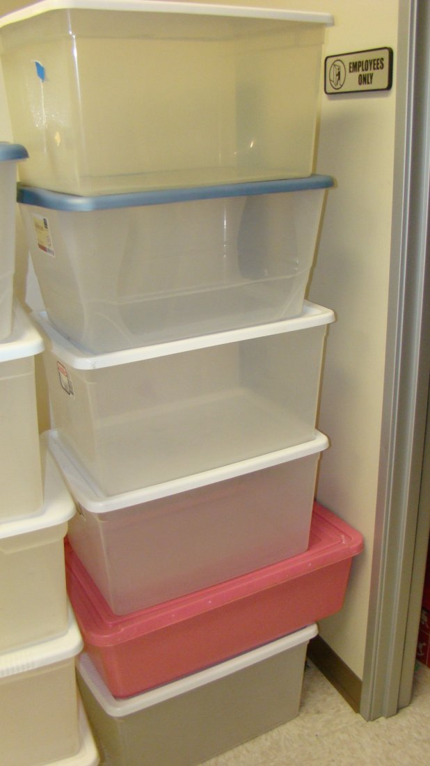 6 PLSTIC STORAGE BOXES - 1 SKINNY ONE (1 of 1)