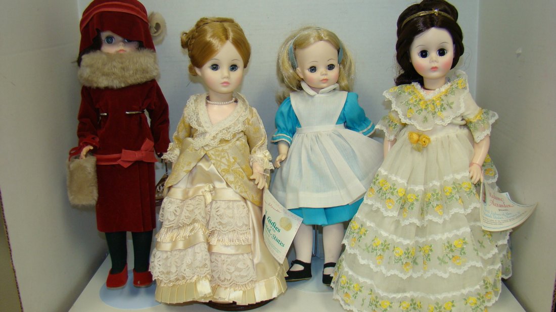 4 NWT MODERN COLLECTOR DOLLS (1 of 4)