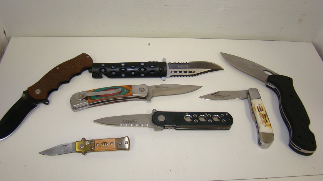 7 LIKE NEW FOLDING KNIVES (1 of 5)