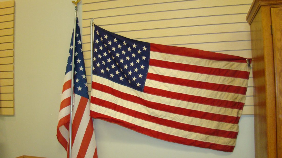 2 AMERICAN FLAGS (1 of 3)