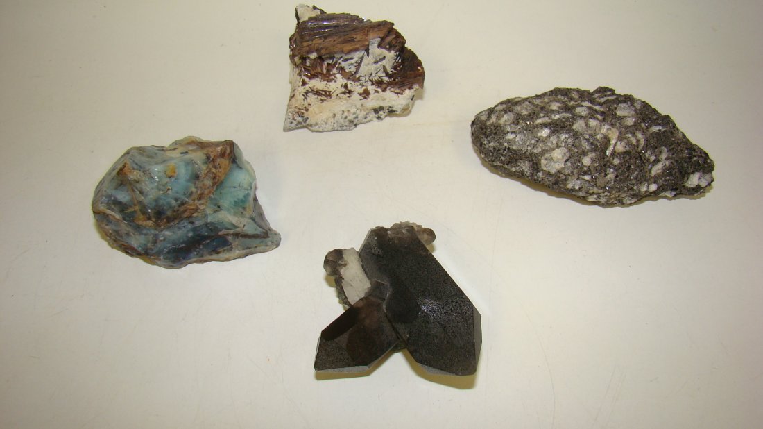 4 EXAMPLES OF ROCKS & MINERALS (1 of 5)