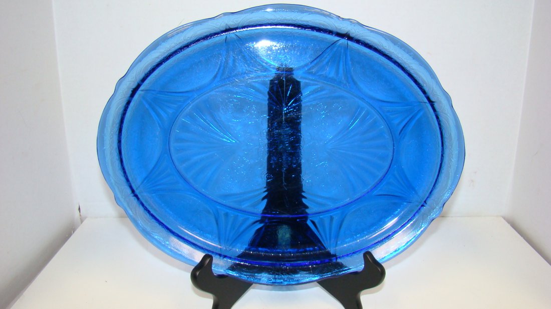 BLUE ROYAL LACE DEP GLASS PLATTER (1 of 6)