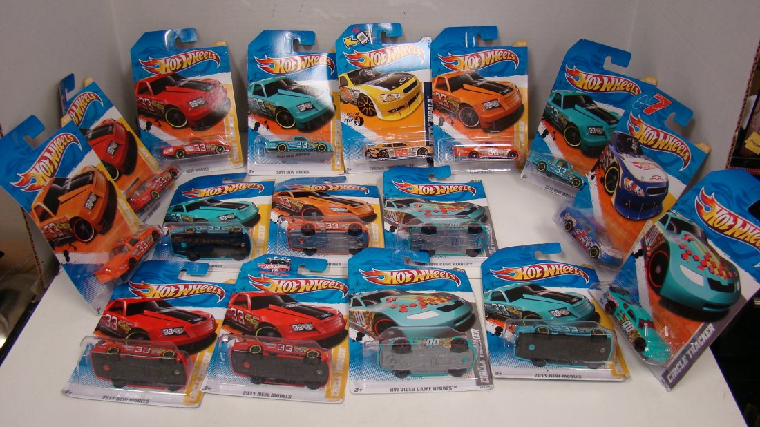 16 VARIOUS NIB HOT WHEELS (1 of 6)