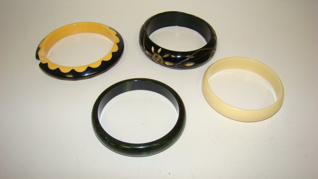 1 BAKELITE & 3 VTG PLASTIC BANGLE BRACELETS (1 of 7)