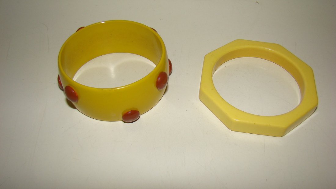 2 PALE YELLOW EARLY PLASTIC BRACELETS (1 of 5)