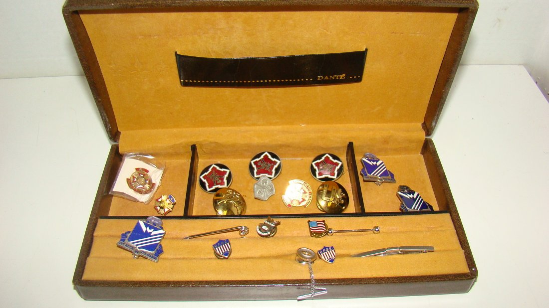 MAN'S JEWELRY BOX W/ MILITARY & LODGE PINS, ETC (1 of 6)