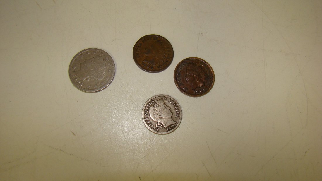 4 VINTAGE US COINS (1 of 8)