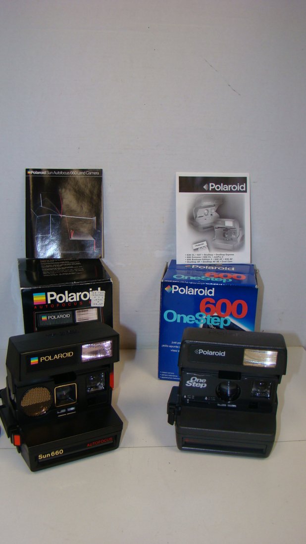 2 POLAROID CAMERAS IN BOXES (1 of 10)