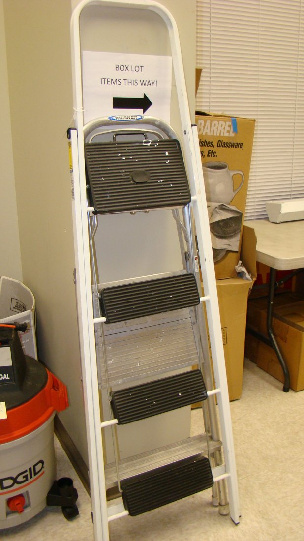 2 STEP LADDERS (1 of 2)