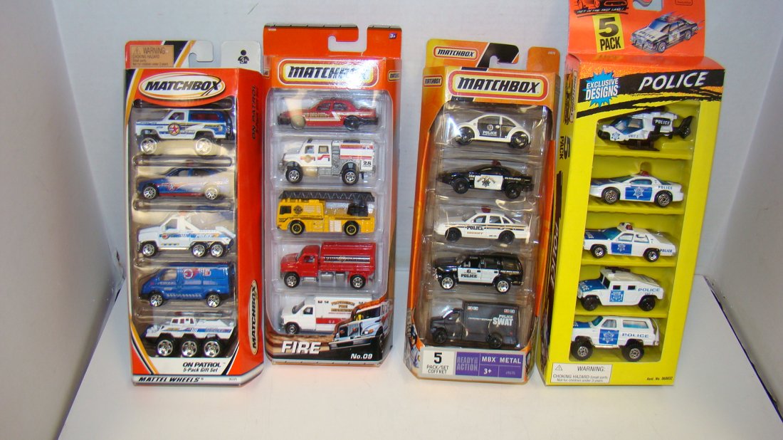 3 MATCHBOX ON PATROL GIFT SETS AND POLICE CAR GIFT (1 of 3)