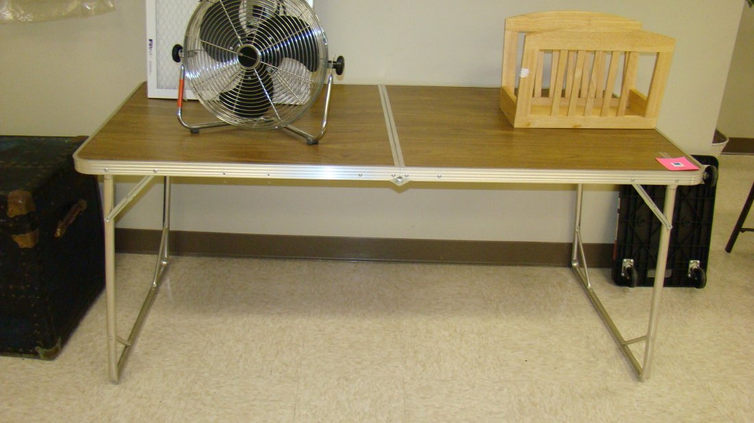 FOLDING CAMPING TABLE & MAGAZINE STAND (1 of 2)