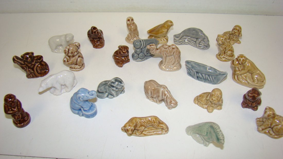 24 VARIOUS WADE ANIMAL FIGURES: 24 VARIOUS WADE ANIMAL FIGURES - OWL - EAGLE - RABBIT - CAMEL - FISH - CAT - DOG - ELEPHANT - HORSE - TIGER - CANON AND MORE