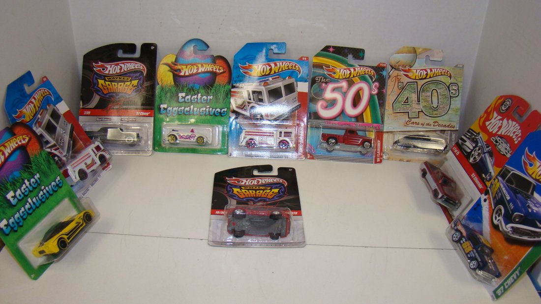 10 VARIOUS NIB HOT WHEELS: 10 VARIOUS NIB HOT WHEELS - VARIOUS SERIES - WAYNES GARAGE - EASTER EGGSCLUSIVE - MODERN CLASSICS - '40'S - THE 50'S AND MORE