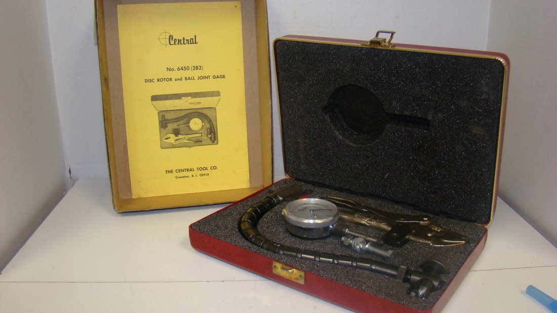 #6450 DISC ROTOR & BALL JOINT GAGE: CENTRAL TOOLS NO. 6450 DISC ROTOR AND BALL JOINT GAGE - ORIGINAL CASE AND ORIGINAL BOX - GREAT CONDITION - APPROX 11''x 8'' IN BOX
