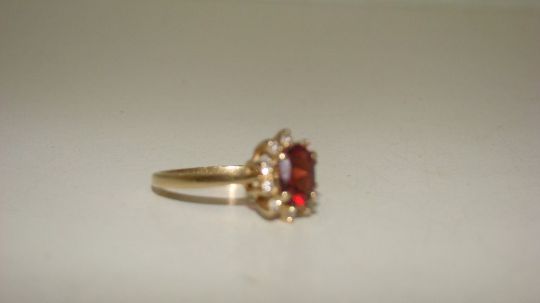 14K GOLD GARNET & DIAMOND RING: 14K GOLD DIAMOND AND GARNET RING - SIZE 5.5 - 2.5 GRAMS TOTAL WEIGHT