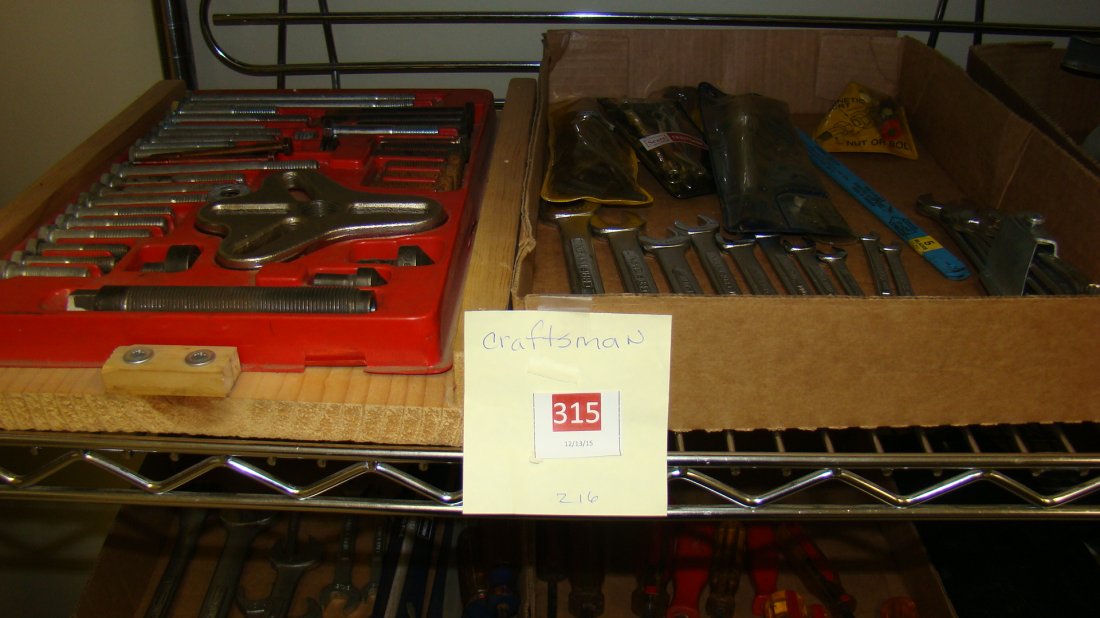 TOOLS: VARIOUS CRAFTSMAN HAND TOOLS - METRIC COMBINATION SET AND STANDARD, PUNCHES, ALLEN WRENCHES, SMALL WRENCHES AND OTHER TOOL ITEM