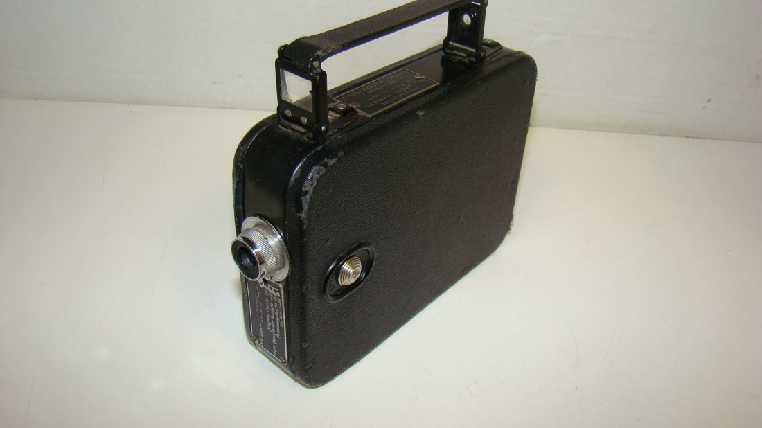 VINTAGE CINE-KODAK MOVIE CAMERA-MODEL 20 (1 of 5)