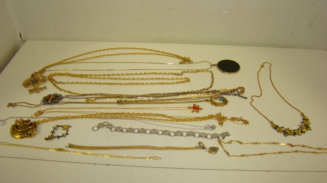 14 VARIOUS COSTUME NECKLACES & 2 BRACELETS (1 of 6)