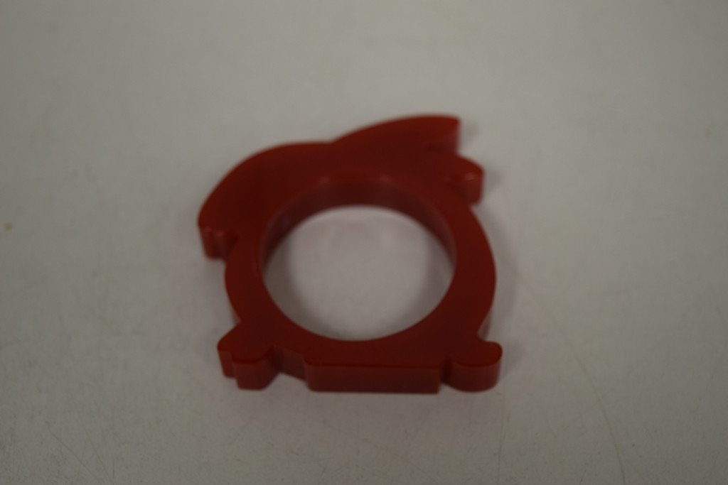 VINTAGE RED BAKELITE RABBIT NAPKIN RING (1 of 3)