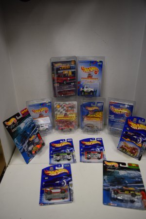 12 VARIOUS NIB HOT WHEELS CARS: 12 VARIOUS NIB HOT WHEELS COLLECTOR DIE-CAST CARS - LIMITED EDITION CHUCK E. CHEESE'S STREET ROADER - CHUCK E. CHEESE'S 20TH ANNIVERSARY RACE CAR - CHUCK E. CHEESE'S MATTEL WHEELS - COLLECTOR #524 GMC