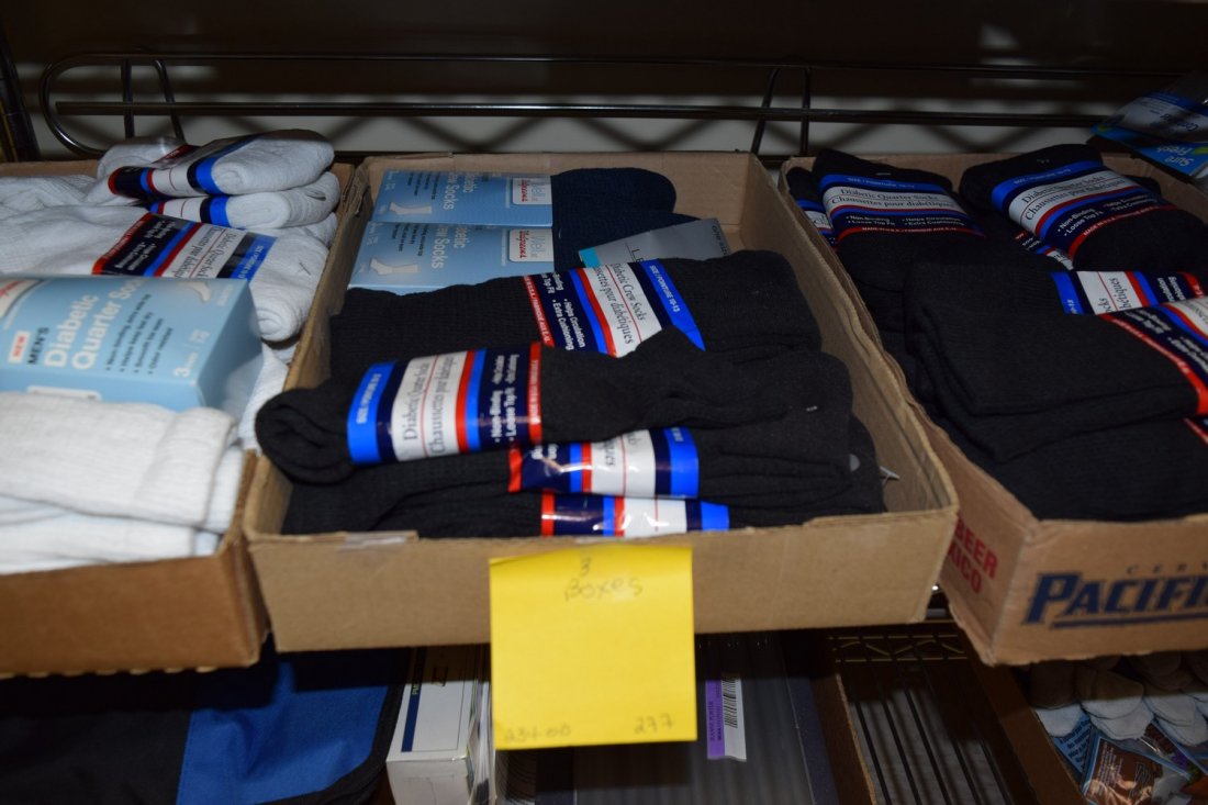 3 BOXES OF ''NEW'' MENS SOCKS: 3 BOXES OF VARIOUS ''NEW'' MENS SOCKS - WHITE AND BROWN - MOSTLY ATHLETIC SOCKS