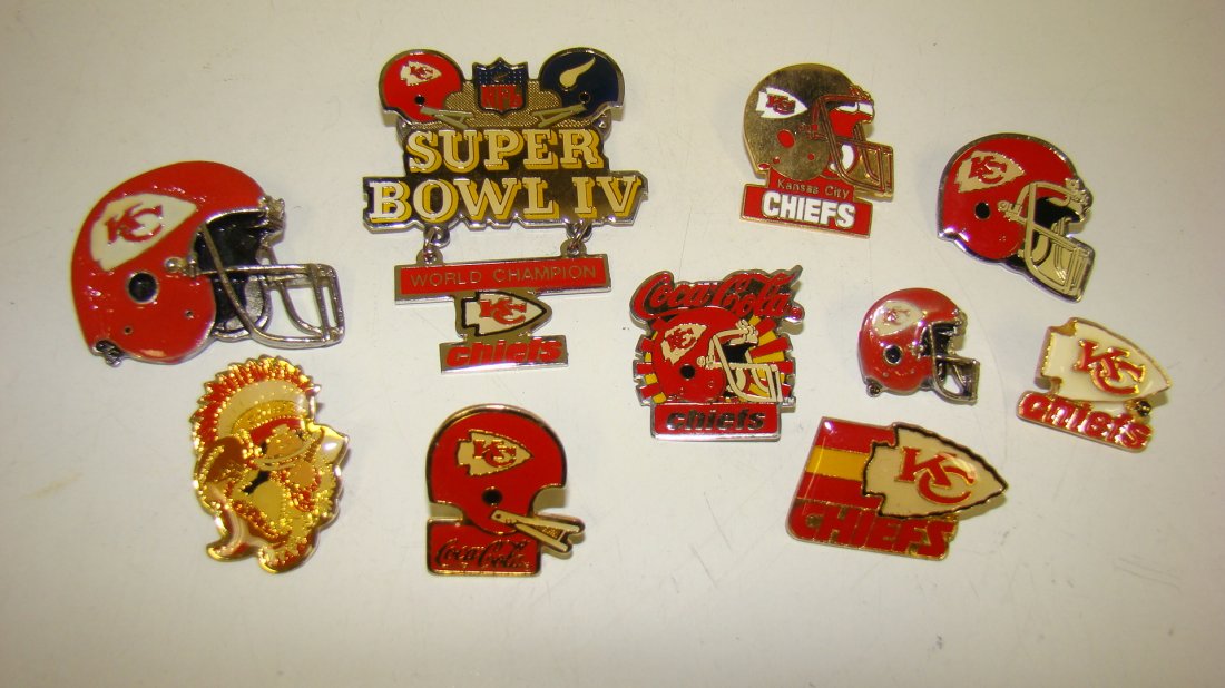 10 VARIOUS KANSAS CITY CHIEFS NFL PINS (1 of 4)