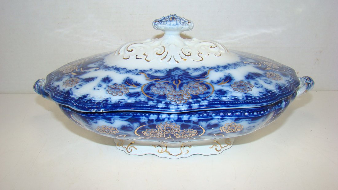 WOOD & SON ''SEVILLE'' FLOW BLUE COVERED CASSEROLE (1 of 7)