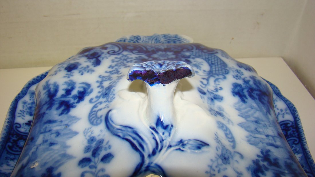 VTG FLOW BLUE COVERED DISH (1 of 5)