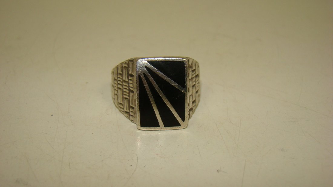 MAN'S STERLING & BLACK ONYX RING (1 of 5)