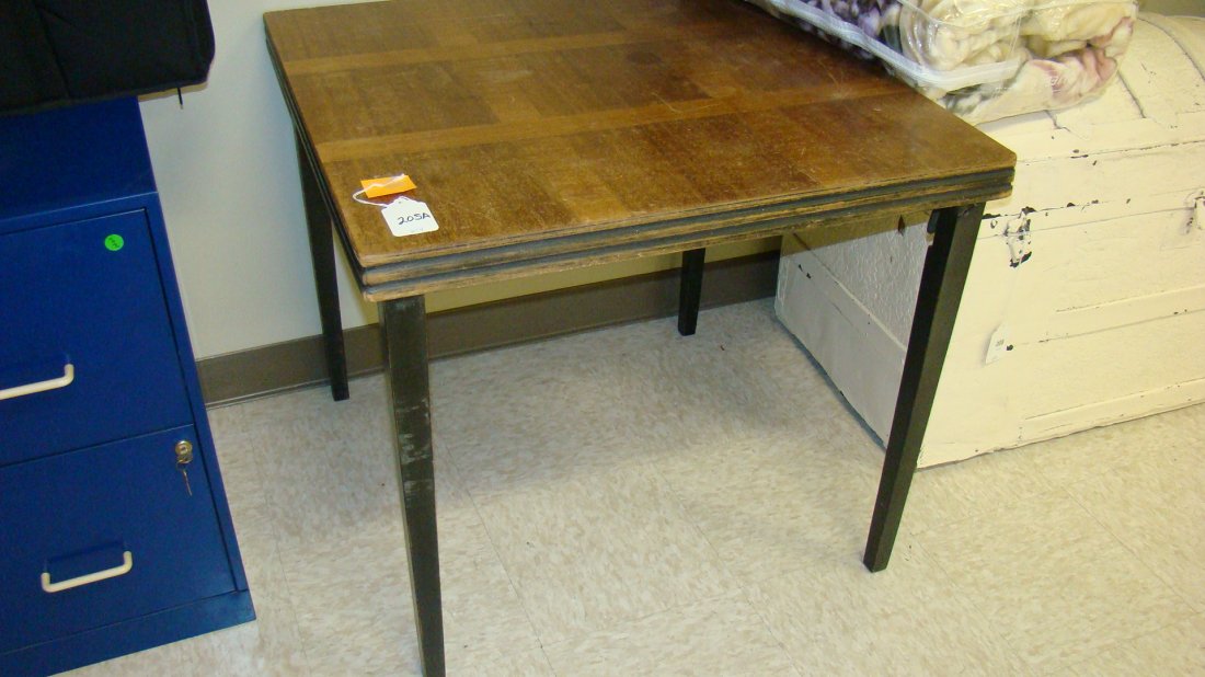 VTG WOOD FOLDING TABLE (1 of 2)