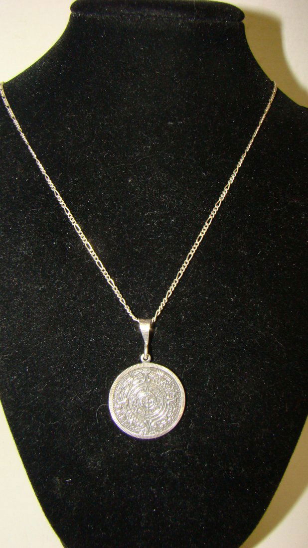 ROUND AZTEC CALENDAR 925 SILVER PENDANT ON SILVER (1 of 5)