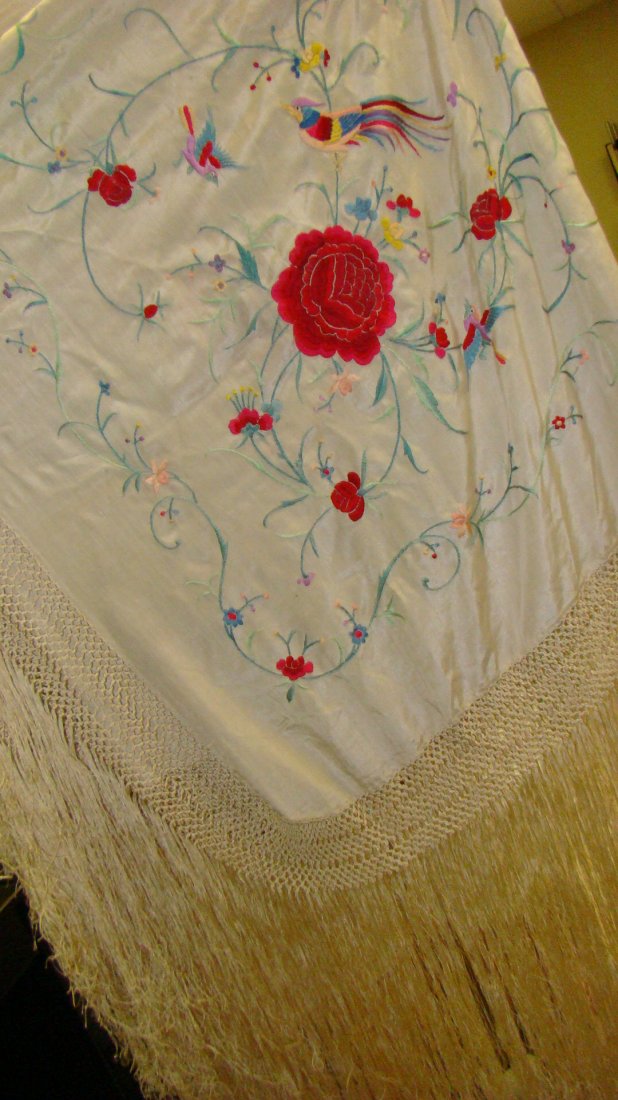 VINTAGE EMBROIDERED PIANO SCARF (1 of 9)
