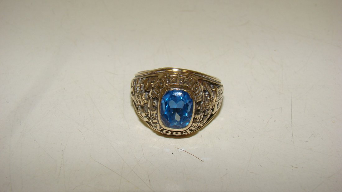 10K GOLD CLASS RING (1 of 5)