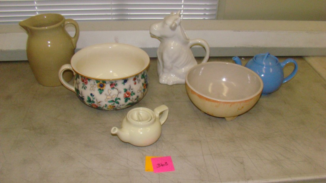 2 BOXES-VTG COMMODE-TEAPOTS-ETC (1 of 9)
