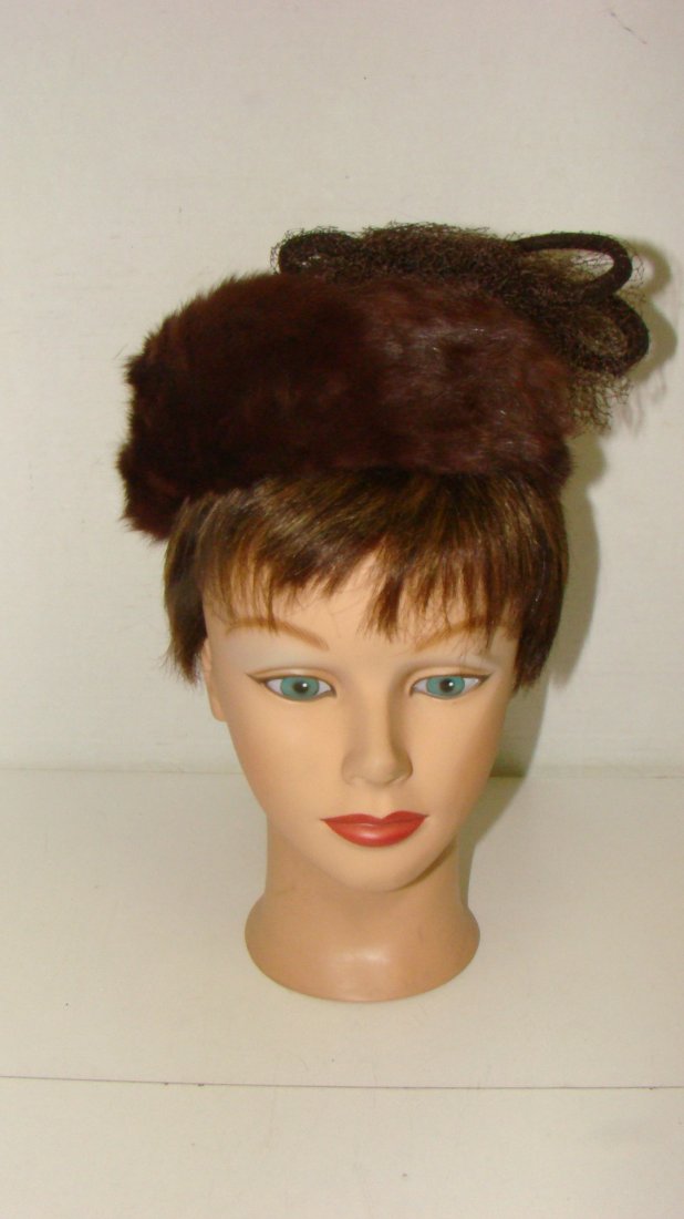 VINTAGE MINK HAT FROM FRED BENIOFF: VINTAGE COUTOURE MINK HAT - FRED BENIOFF OF SAN FRANCISCO - MINK, BROWN FELT AND NETTING - GOOD CONDITION