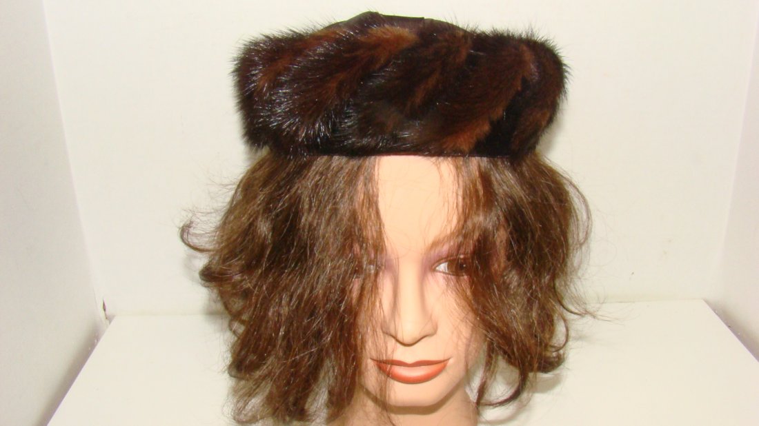 VINTAGE MINK BOW HAT BY GENE DORIS: VINTAGE MINK BOW HAT FROM GENE DAVIS OF NEW YORK - MINK WITH BROWN SATIN RIBBON - BEAUTIFUL CONDITION