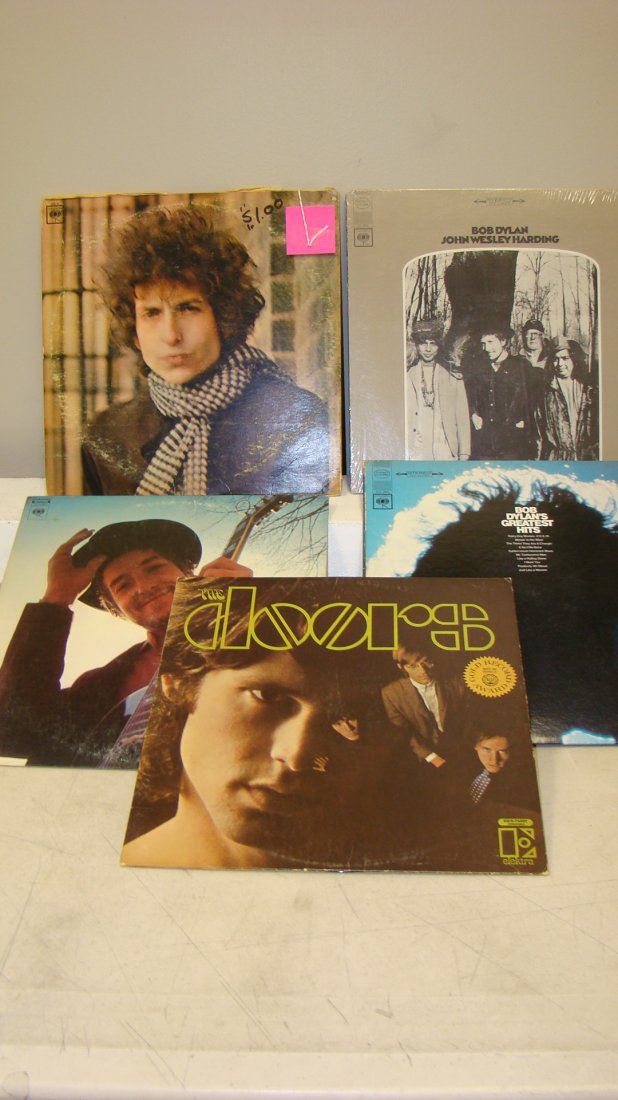 6 VINTAGE RECORD ALBUMS: 6 VINTAGE RECORD ALBUMS - 4 BOB DYLAN INCLUDING: JOHN WESLEY HARDING - STEREO 360 SOUND - COLUMBIA RECORDS - COVER SHOWS SOME WEAR - BLONDE ON BLONDE - DOUBLE RECORD ALBUM - C2L 41 - COLUMBIA RECORDS