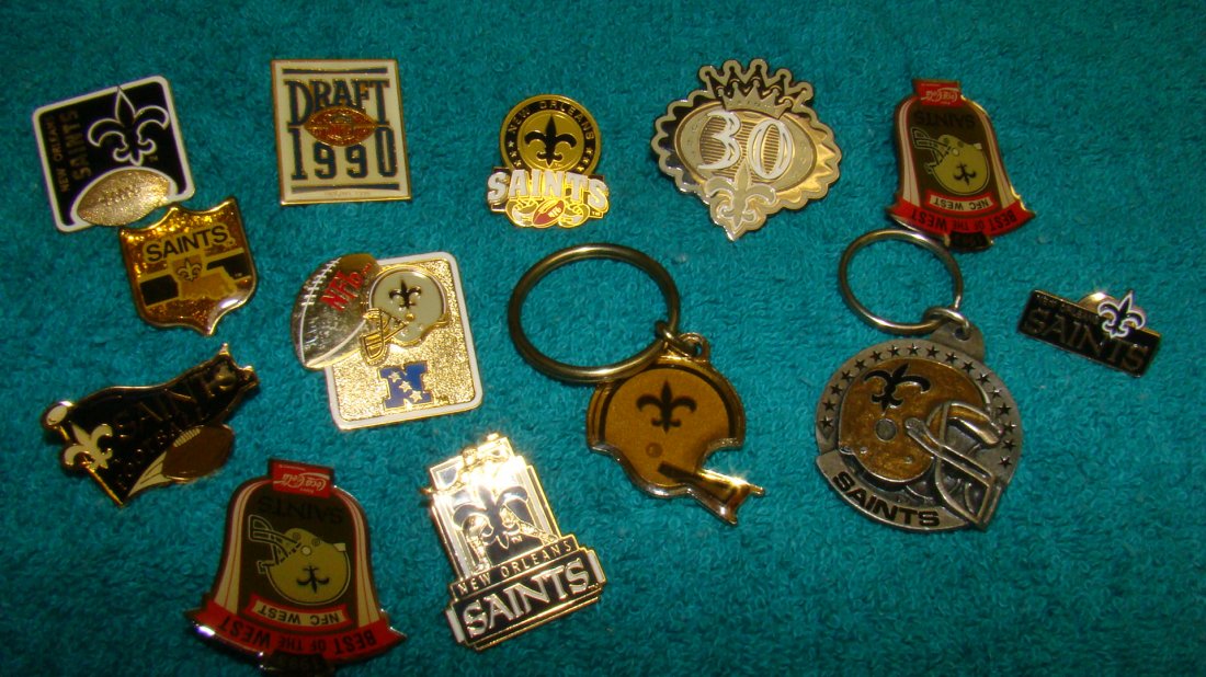 13 VARIOUS NFL SAINTS KEYCHAINS & PINS (1 of 5)