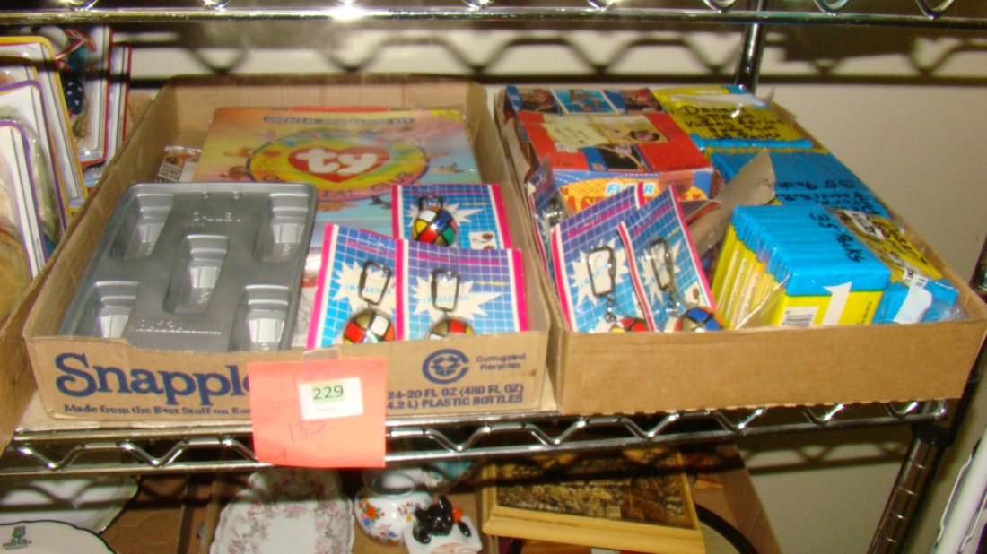 2 BOXES-DESERT STORM & OTHER  TRADING CARDS (1 of 7)