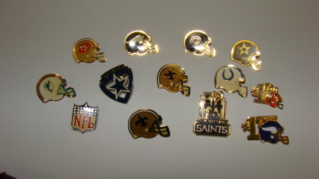 13 VARIOUS NFL LAPEL PINS (1 of 3)