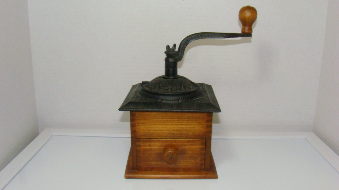 VINTAGE CAST METAL & WOOD COFFEE GRINDER (1 of 6)