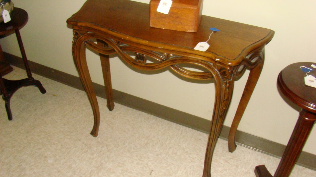 THOMASVILLE HALF TABLE (1 of 3)