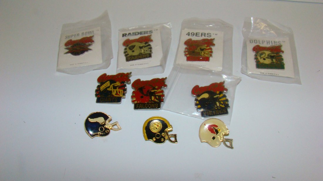 10 COCA-COLA & NFL TEAM PINS (1 of 6)