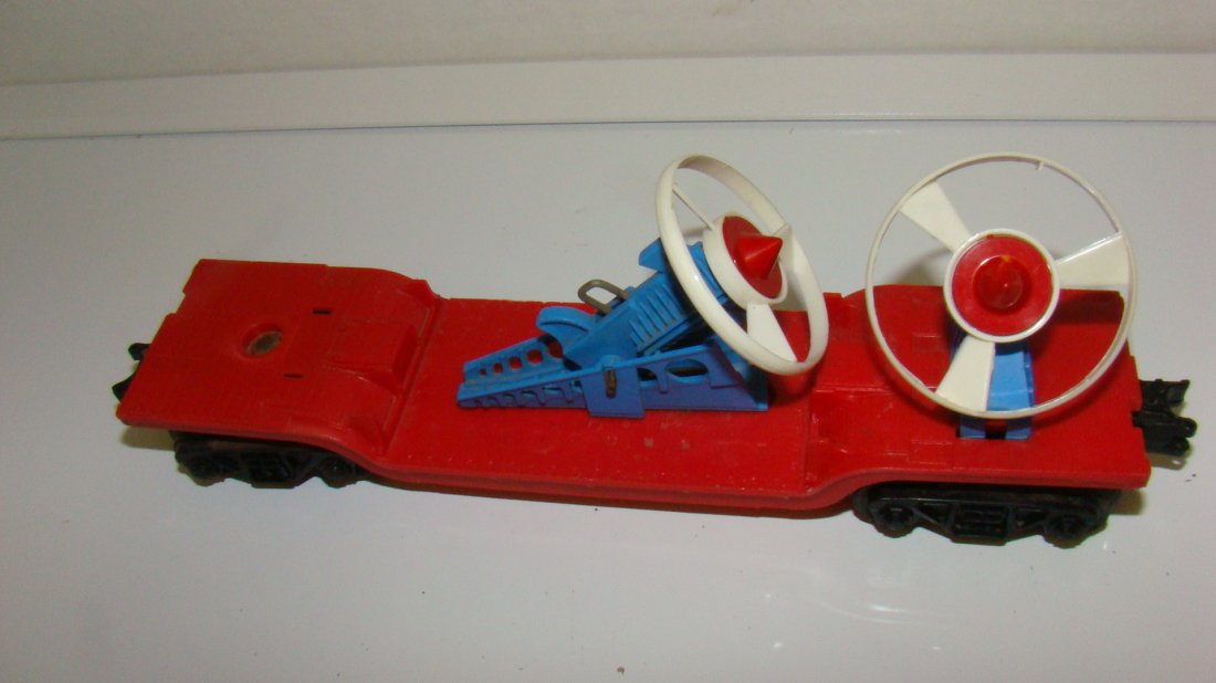 VINTAGE O SCALE TURBO MISSILE LAUNCHER CAR & 2 MIS (1 of 4)