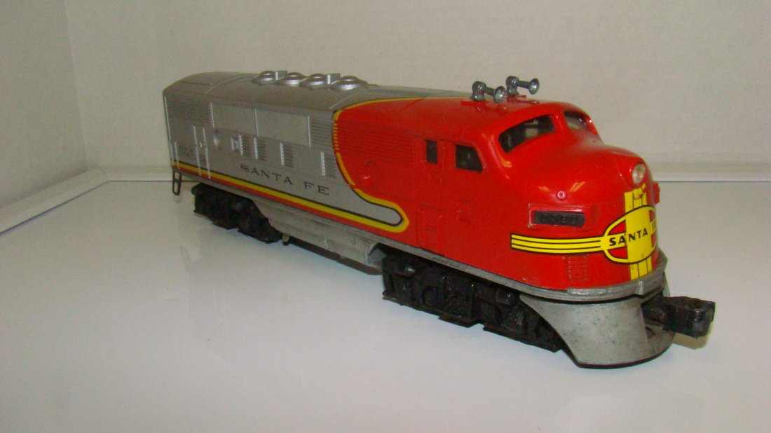 LIONEL NO. 2333 O SCALE LOCOMOTIVE: VINTAGE LIONEL 2333 LOCOMOTIVE- O SCALE - GOOD USED CONDITION - UNTESTED - FROM THE COLLECTION OF A 97 YEAR OLD LIONEL REPAIRMAN AND COLLECTOR