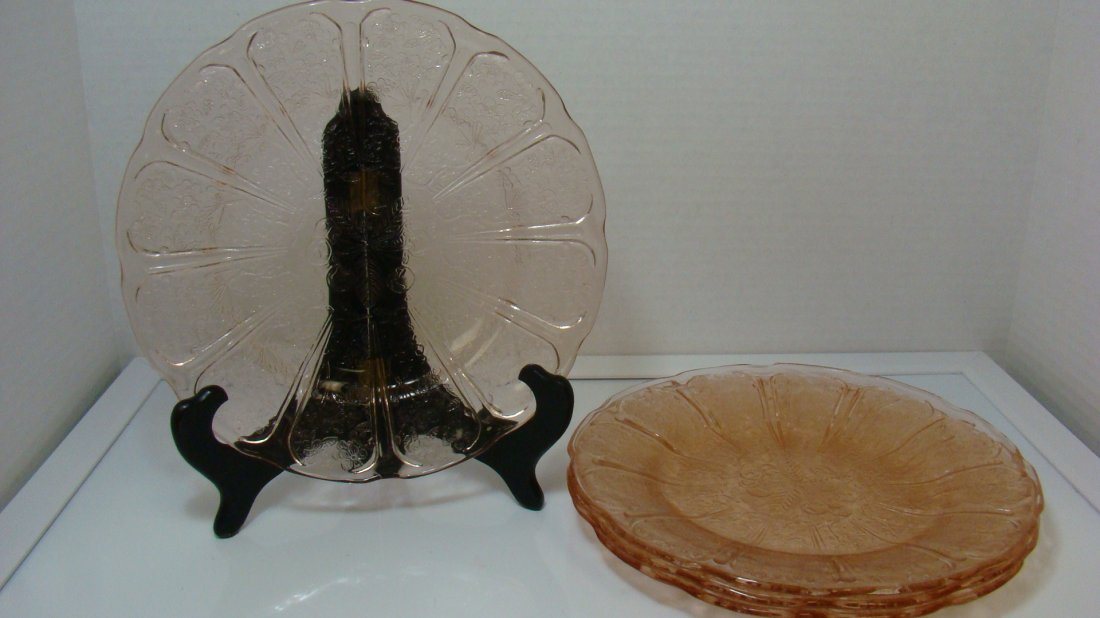 4 JEANETTE PINK DEPRESSION GLASS PLATES (1 of 5)