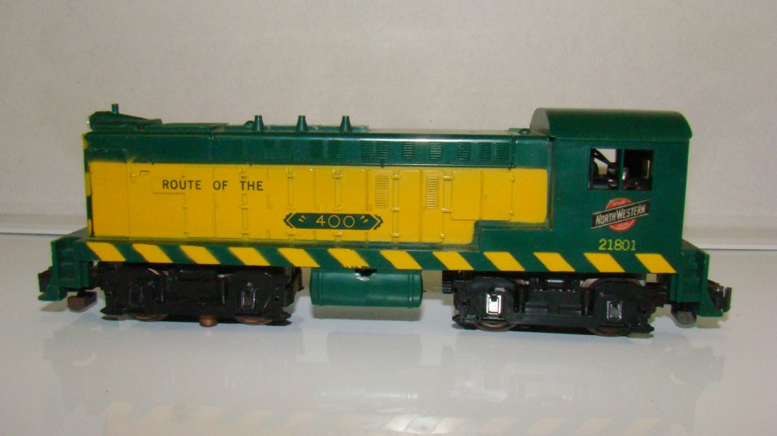 AMERICAN FLYER 21801 BALDWIN DIESEL LOCOMOTIVE: VINTAGE AMERICAN FLYER #21801 BALDWIN DIESEL LOCOMOTIVE - ROUTE OF THE NORTHWESTERN - GREEN AND YELLOW - UNTESTED - FROM THE COLLECTION OF A 97 YEAR OLD LIONEL REPAIRMAN AND COLLECTOR